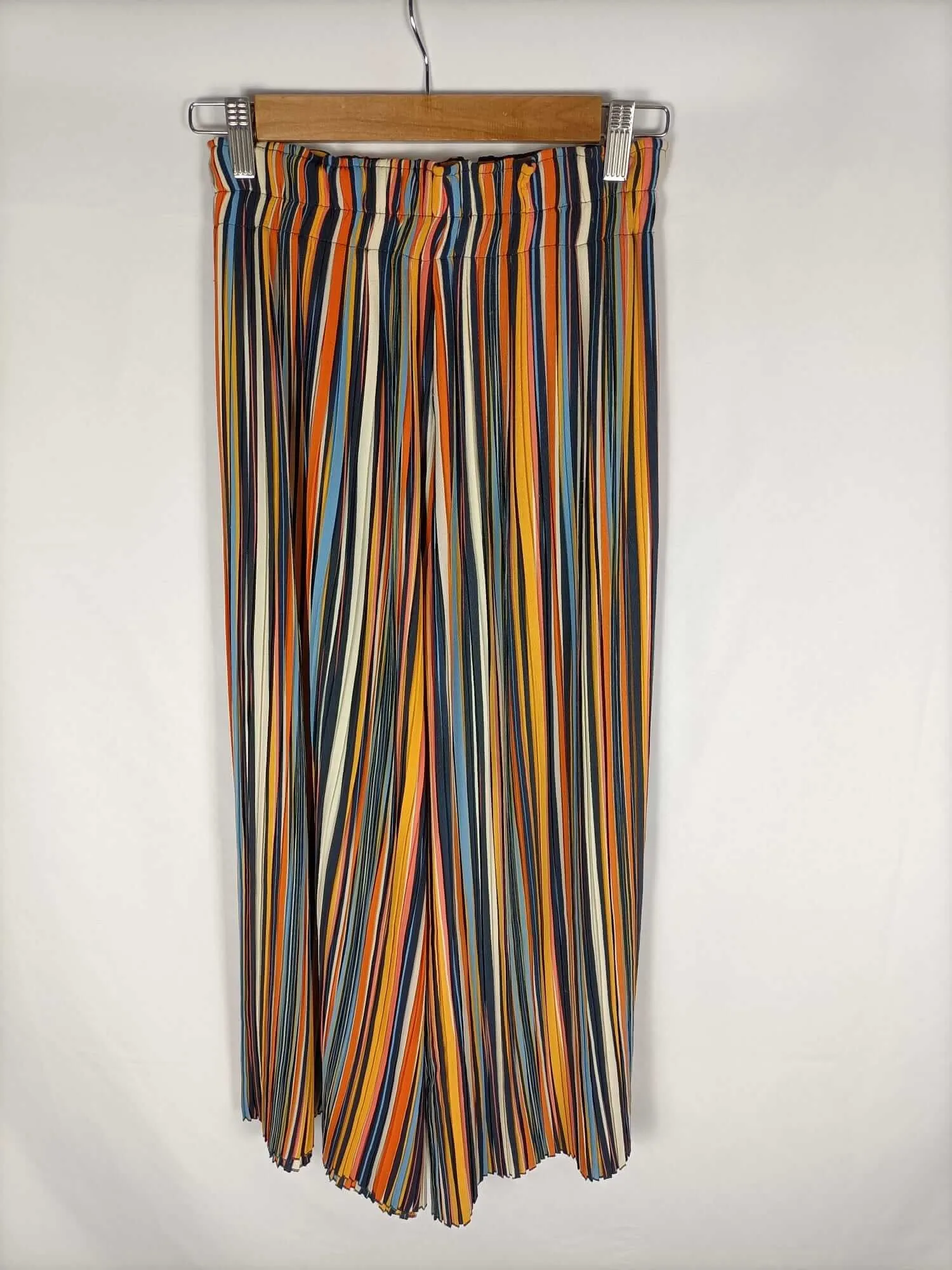 BERSHKA .Pantaln culotte rayas T.s