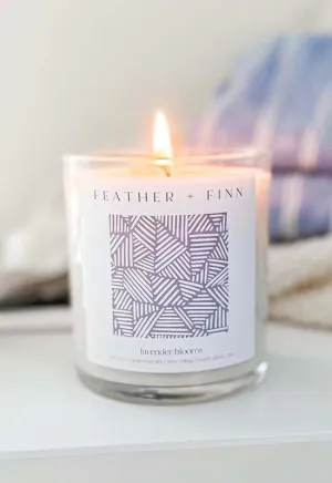 Feather & Finn - Lavender Blooms Candle