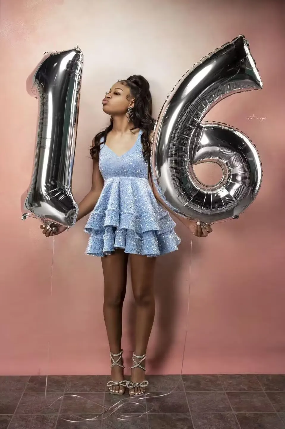 Homecoming Dresses 2025 Short for Teens Prom Dresses VNeck Sparkly Sequin Cocktail Party Gowns