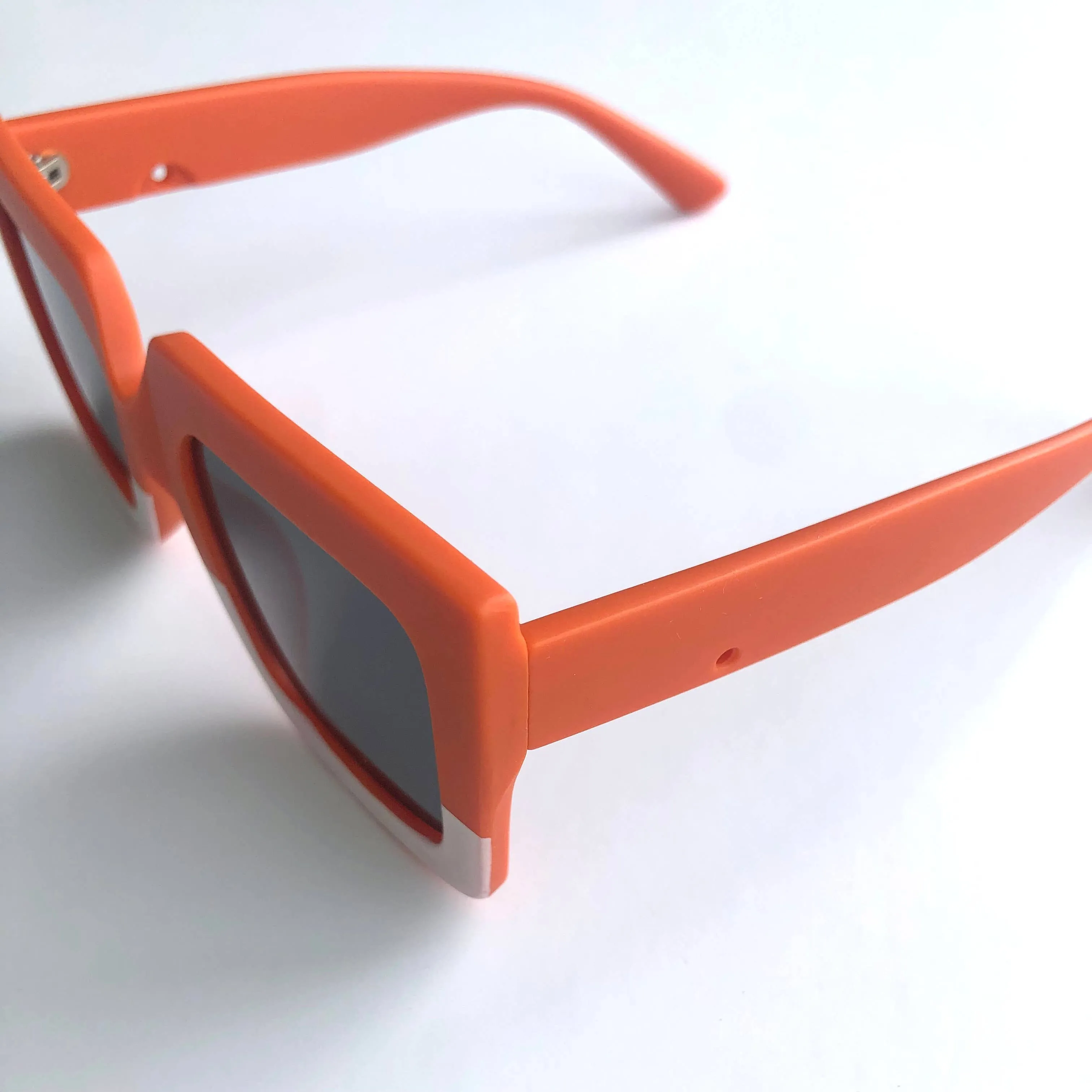 Kids Sunglasses Retro Square Two Tone: Pumpkin/white