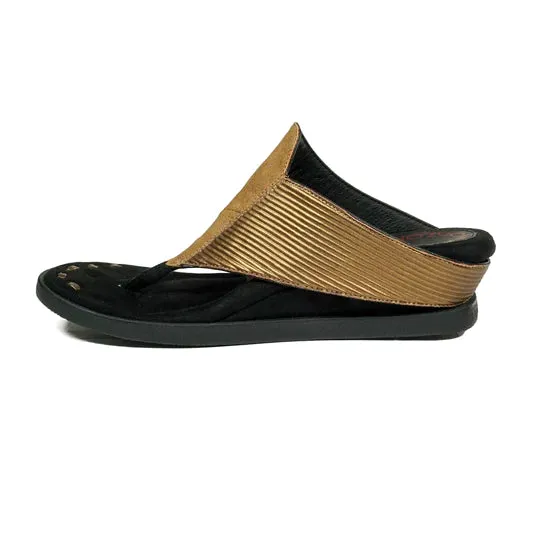 Reversible Sandals With Rose Embroidery